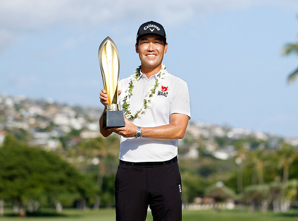 케빈 나가 2021년 미국프로골프(PGA) 투어 '소니오픈 인 하와이'에서 우승했을 때 모습이다. 사진제공=왁
