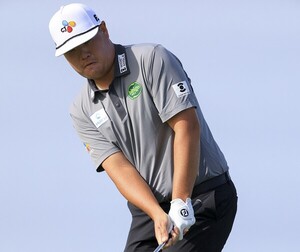 <b>임성재</b>, <b>파머스</b> 인슈어런스 <b>오픈</b> 둘째날 공동 4위 도약…이경훈 26위 [P...