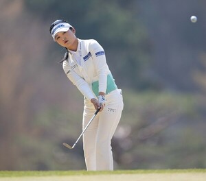 <b>이예원</b>, '국내 개막전' 둘째날 <b>정지효</b>·홍정민과 공동 <b>선두</b> [<b>KLPGA</b>]