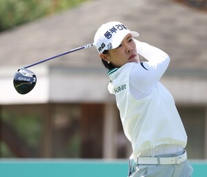 '36홀 노보기' <b>박주영</b>, iM금융오픈 둘째날 <b>선두</b> 지켜 [<b>KLPGA</b>]