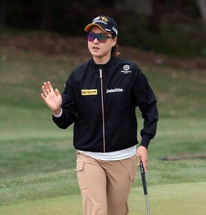 <b>전인지</b>, 로스앤젤레스 첫날 7언더파 선두권 [LPGA]