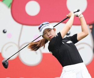 '디오픈에서 영감 받은' <b>배소현</b>, <b>오로라월드</b> 초대챔피언 '시즌 첫 <b>우승</b>'...