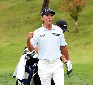 <b>옥태훈</b>, KPGA <b>경북오픈</b> 압도적인 역전 <b>우승</b>…시즌3승+초대챔피언 달성