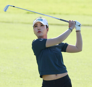 선두 <b>장은수</b> "지금이 커리어 베스트 시즌" [KLPGA 하나금융그룹]