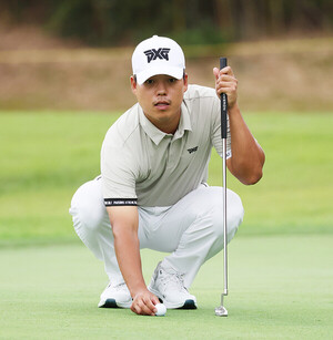 선두 <b>신상훈</b> "잘 버텨냈다"…기회를 기다리면서 우승 도전 [KPGA 골프존 ...