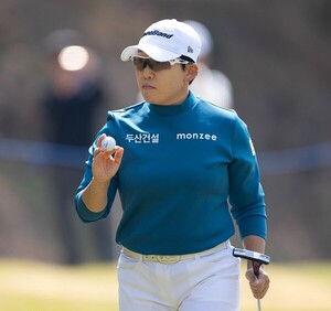 <b>신지애</b>, <b>일본여자오픈</b> 3차 연장 끝에 역전 <b>우승</b> [JLPGA 메이저]